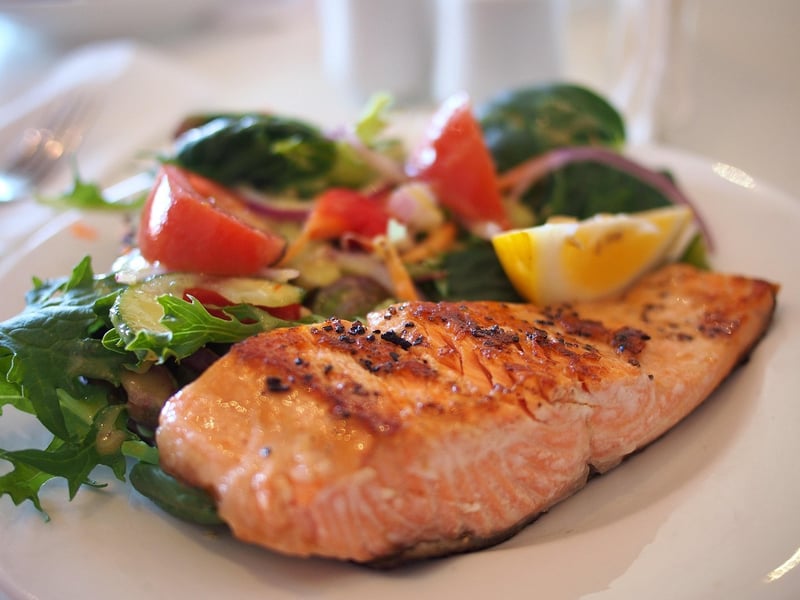 Broiled Fish with Steamed Vegetables